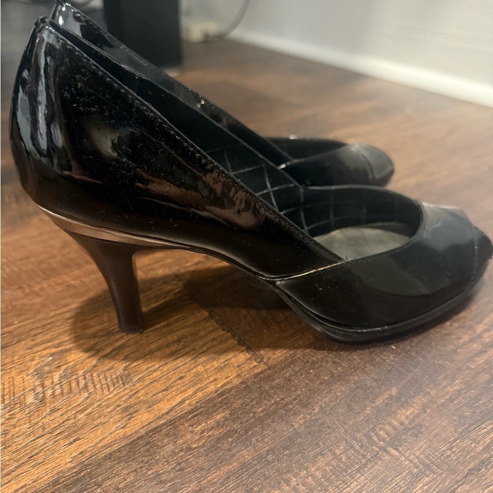 Liz Claiborne Glossy Black Peep-Toe Heels